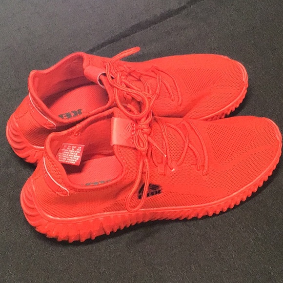 REEBOK RUNNING SHOES - Picture 6 of 8